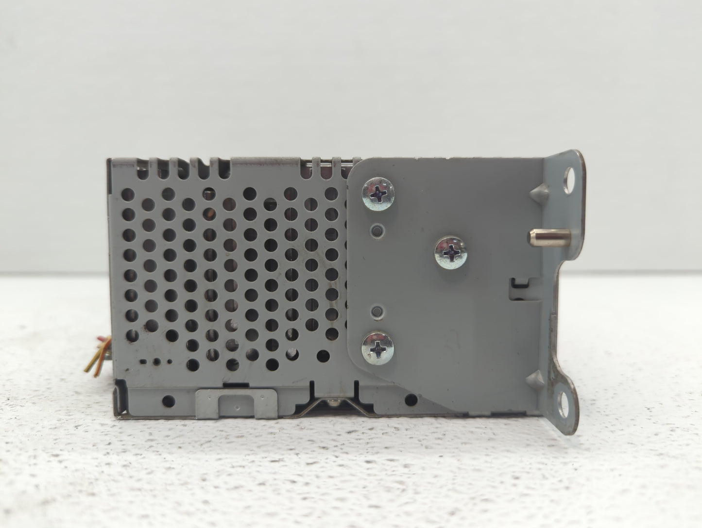 2016-2017 Ford Explorer Am Fm Cd Player Radio Receiver - Oemusedautoparts1.com