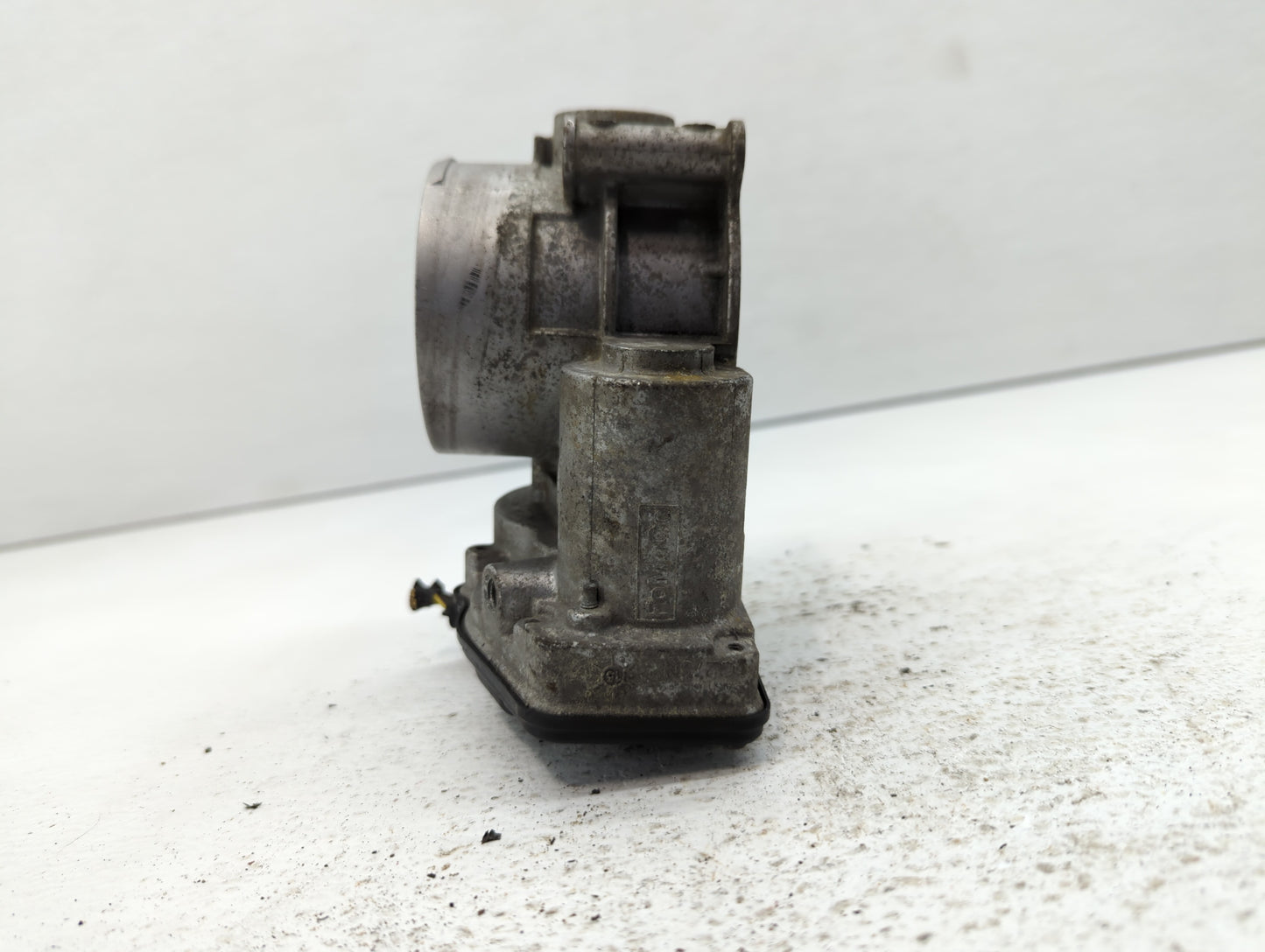 2011-2019 Ford Explorer Throttle Body P/N:AT4E-9F991-EL Fits Fits 2011 2012 2013 2014 2015 2016 2017 2018 2019 OEM Used Auto