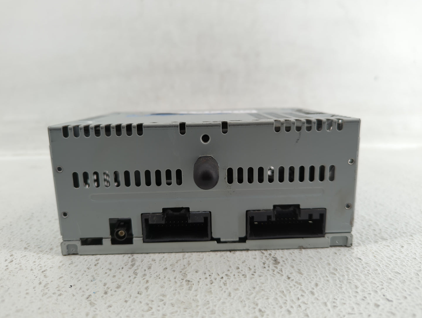 2016-2017 Ford Explorer Radio AM FM Cd Player Receiver Replacement P/N:GB5T-19C107-AF Fits Fits 2016 2017 OEM Used Auto Part