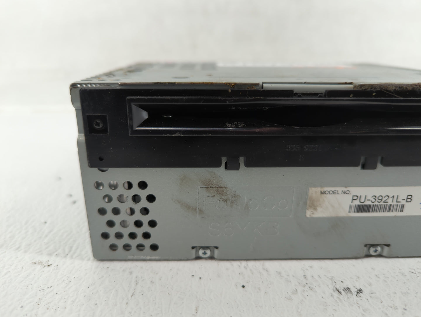 2016-2017 Ford Explorer Am Fm Cd Player Radio Receiver - Oemusedautoparts1.com