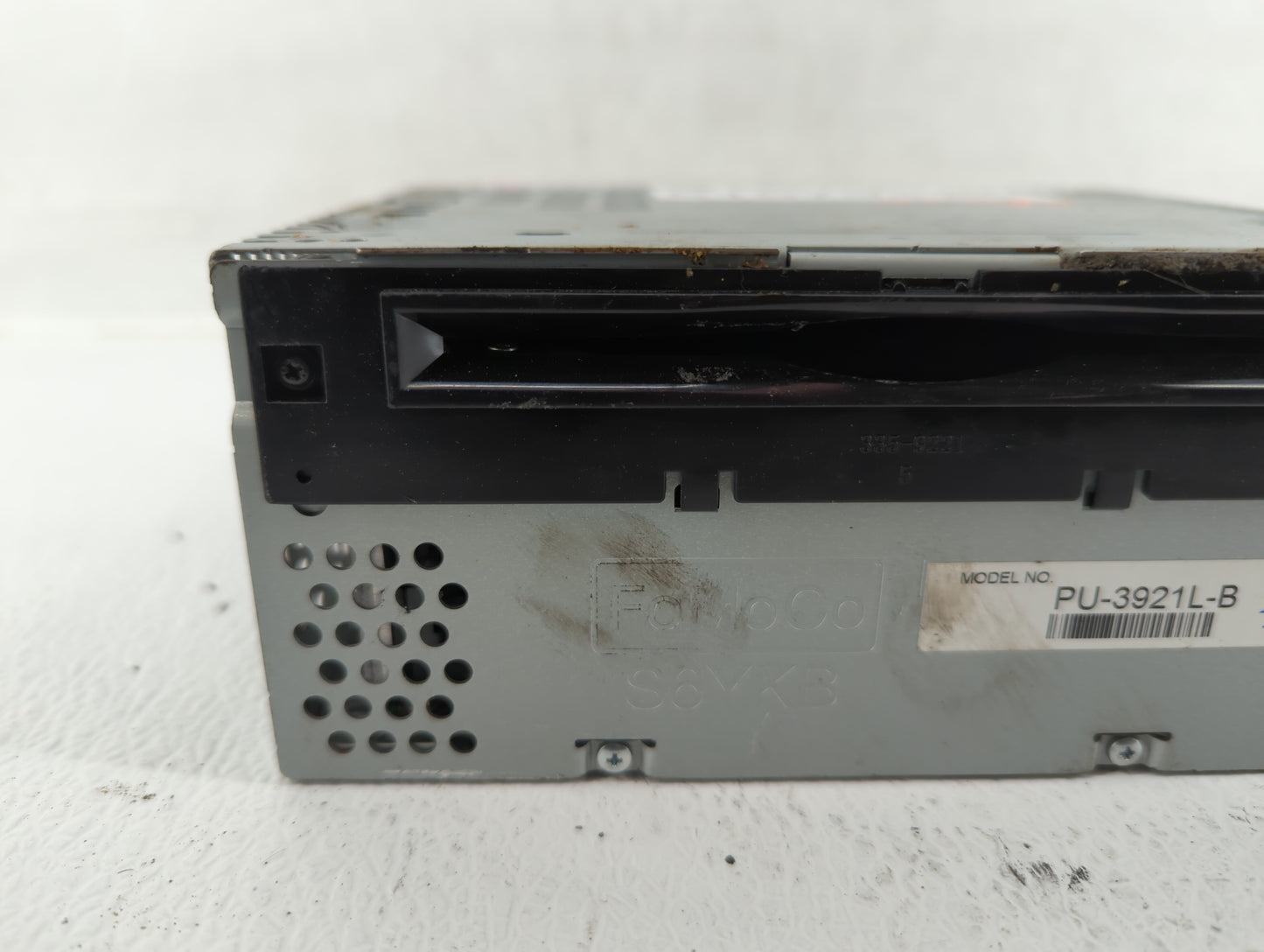 2016-2017 Ford Explorer Am Fm Cd Player Radio Receiver - Oemusedautoparts1.com