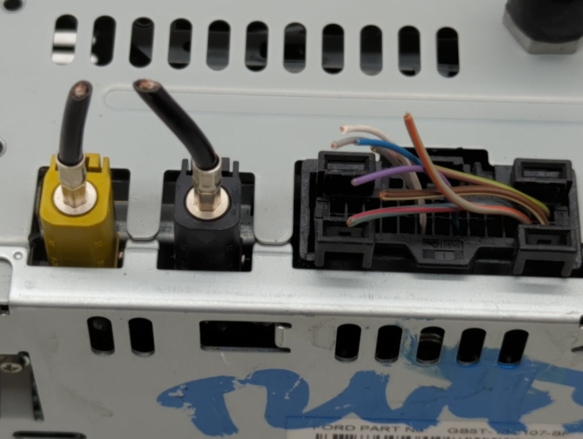 2016-2017 Ford Explorer Am Fm Cd Player Radio Receiver 521639 - Oemusedautoparts1.com
