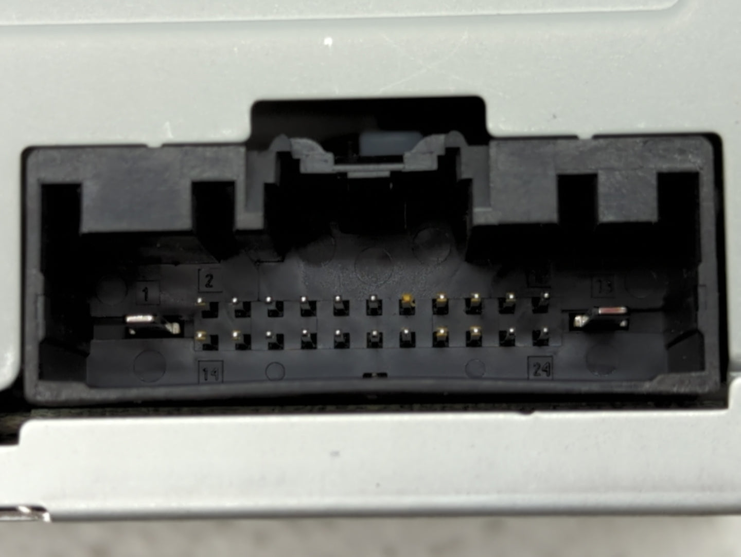 2016-2017 Ford Explorer Am Fm Cd Player Radio Receiver - Oemusedautoparts1.com