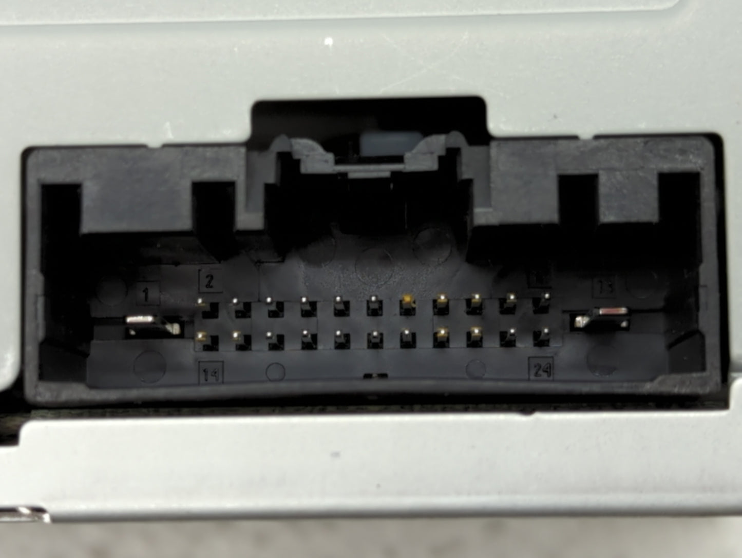 2016-2017 Ford Explorer Am Fm Cd Player Radio Receiver - Oemusedautoparts1.com