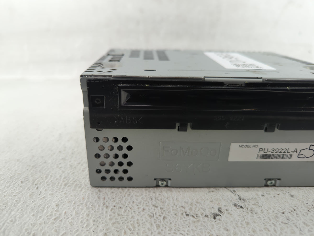 2016-2017 Ford Explorer Am Fm Cd Player Radio Receiver 539610 - Oemusedautoparts1.com