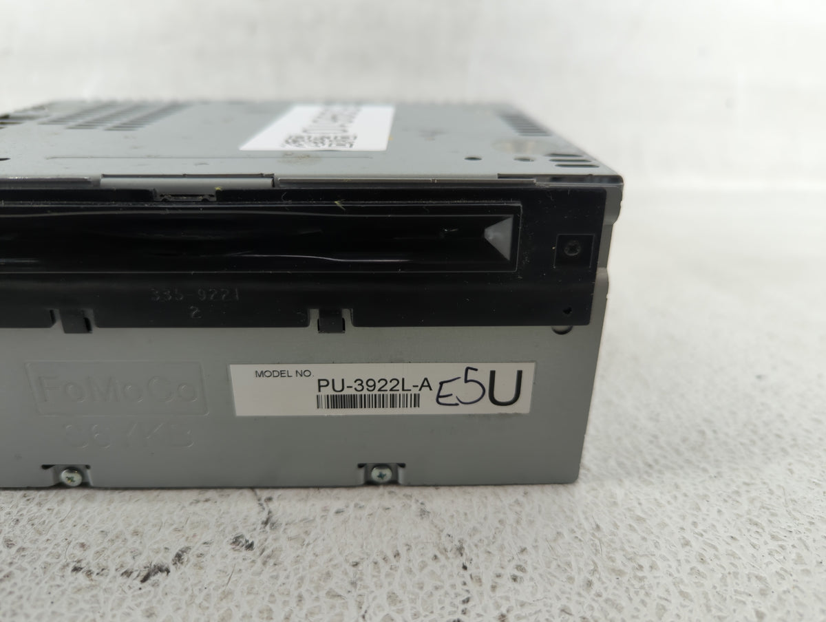 2016-2017 Ford Explorer Am Fm Cd Player Radio Receiver 539610 - Oemusedautoparts1.com