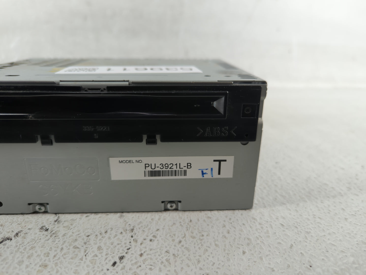 2016-2017 Ford Explorer Am Fm Cd Player Radio Receiver - Oemusedautoparts1.com