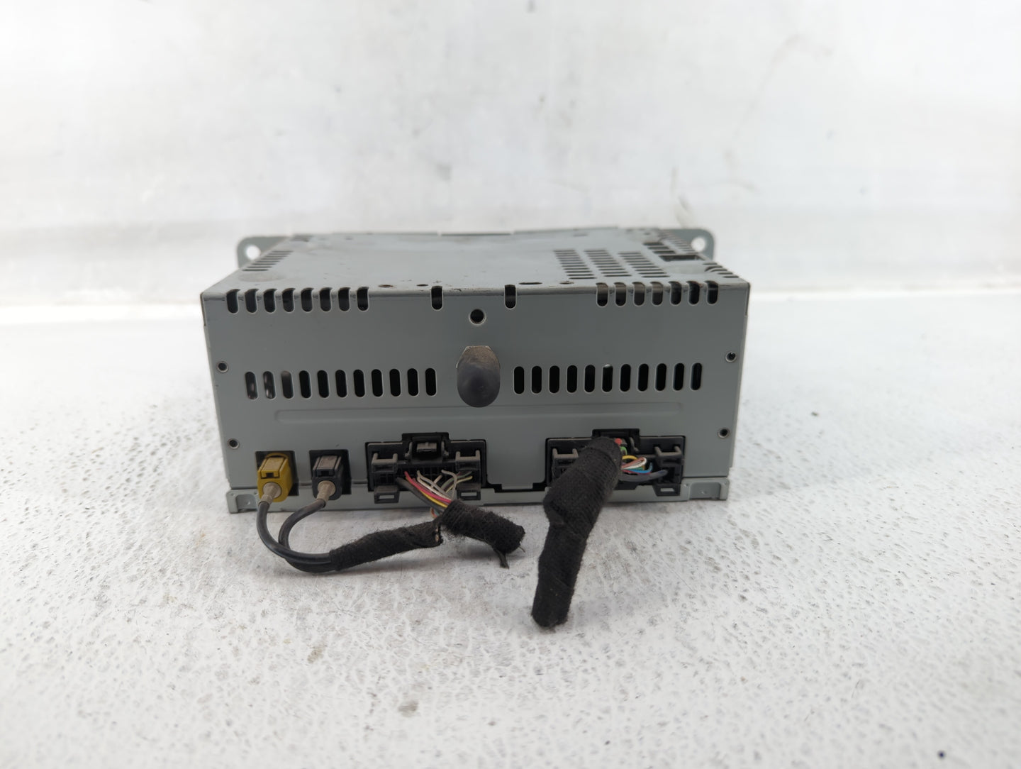 2016-2016 Ford Explorer Am Fm Cd Player Radio Receiver - Oemusedautoparts1.com