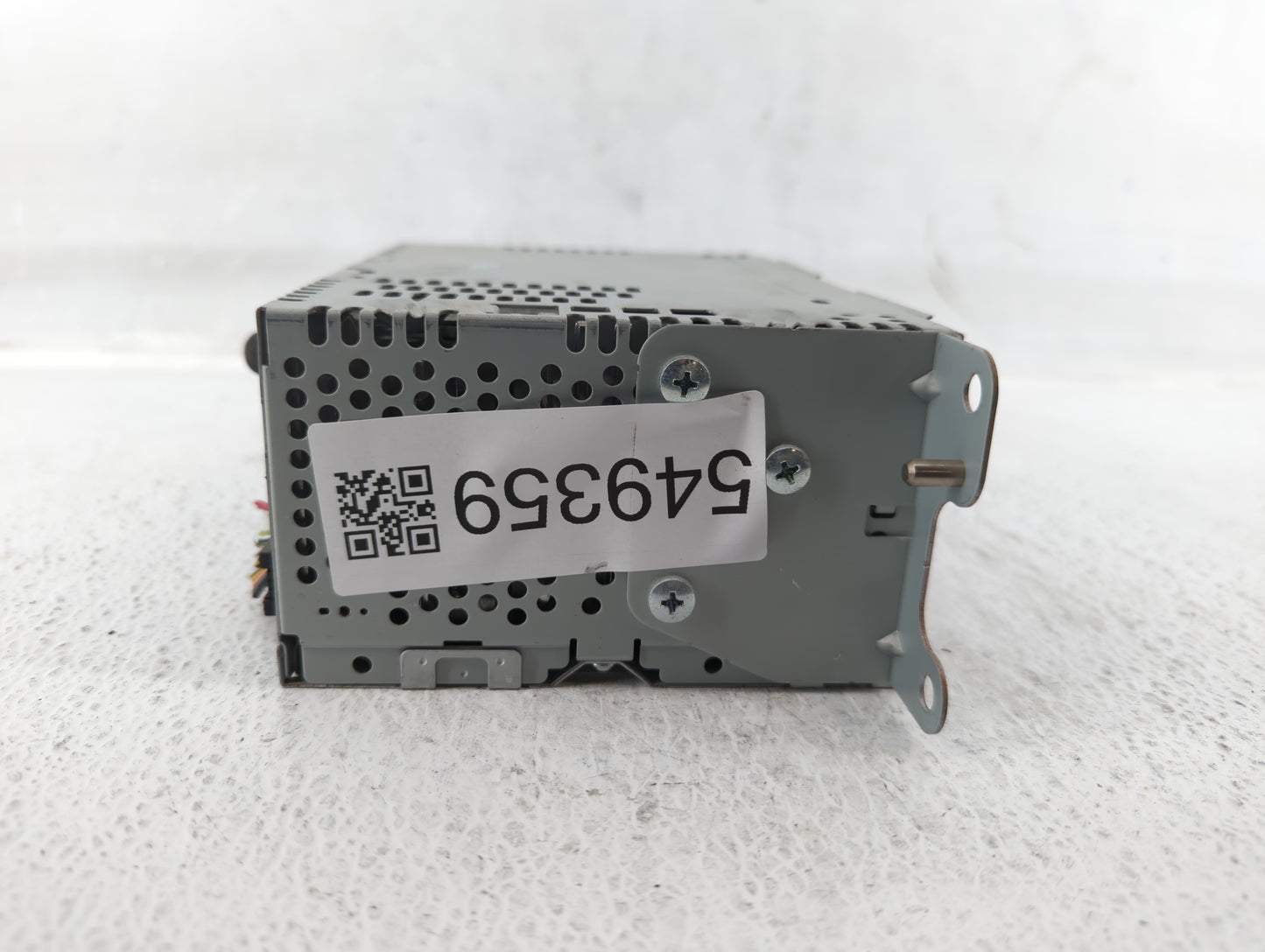 2016-2017 Ford Explorer Am Fm Cd Player Radio Receiver - Oemusedautoparts1.com