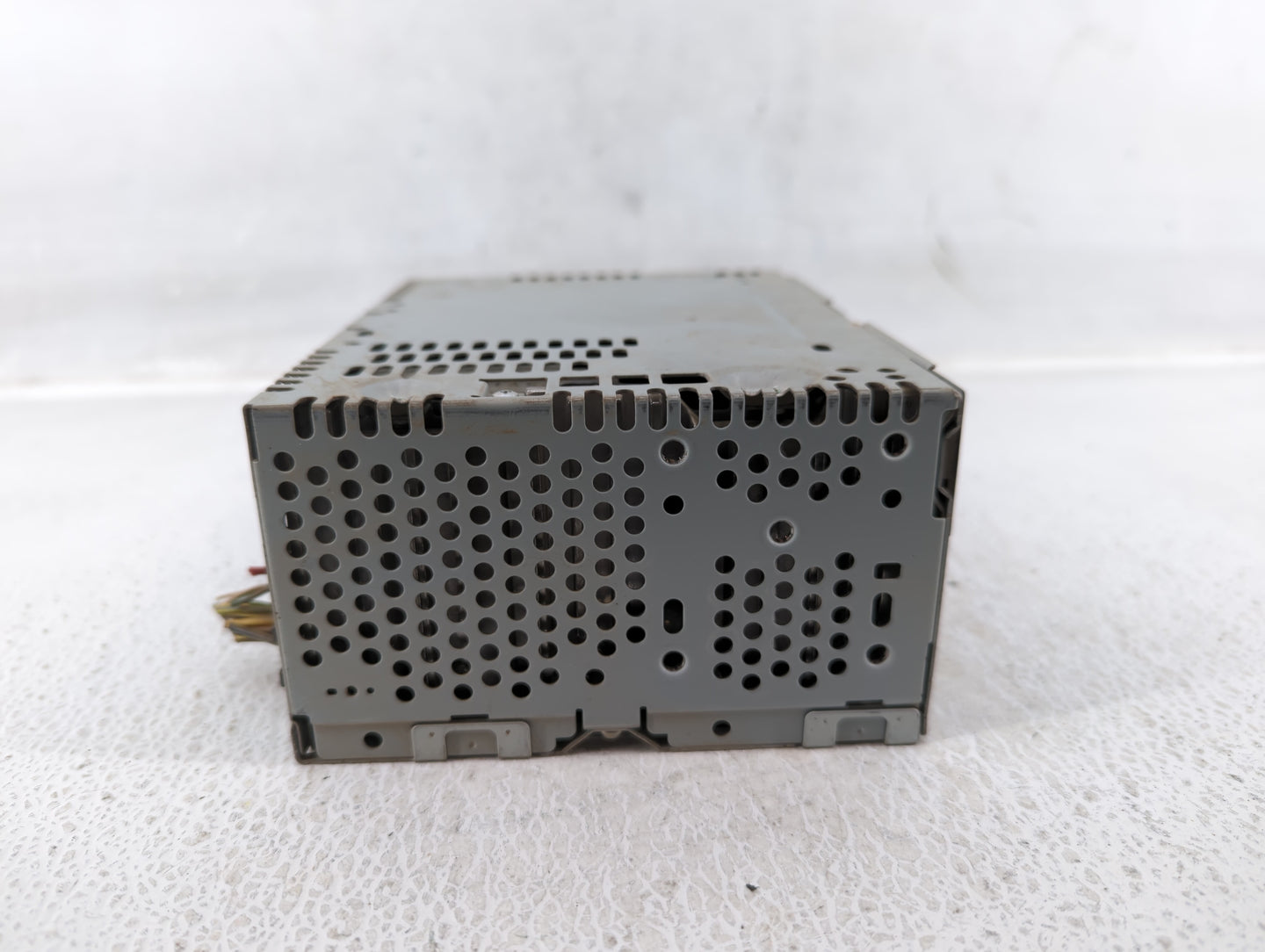 2016-2017 Ford Explorer Am Fm Cd Player Radio Receiver - Oemusedautoparts1.com