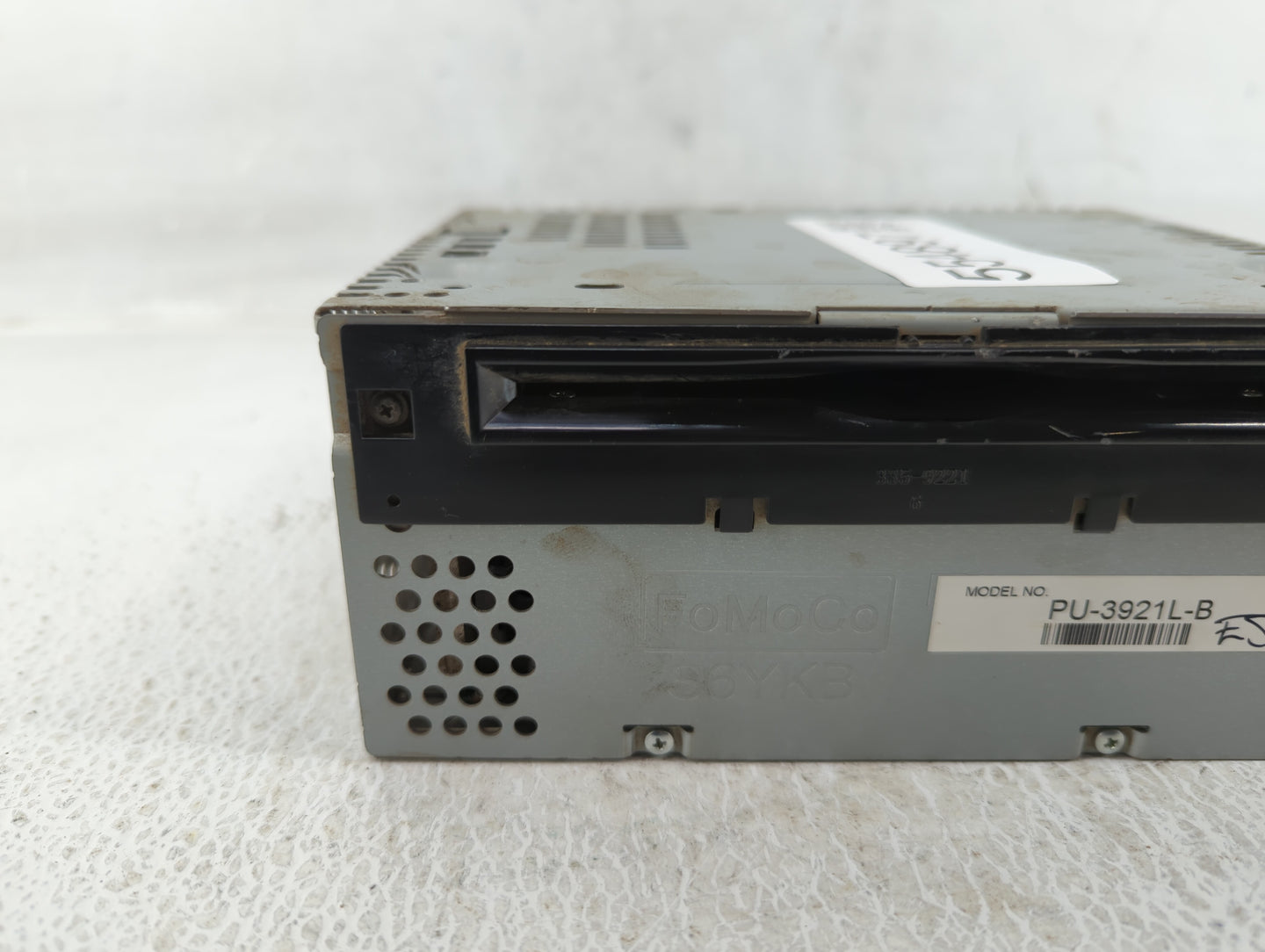 2016-2017 Ford Explorer Am Fm Cd Player Radio Receiver - Oemusedautoparts1.com