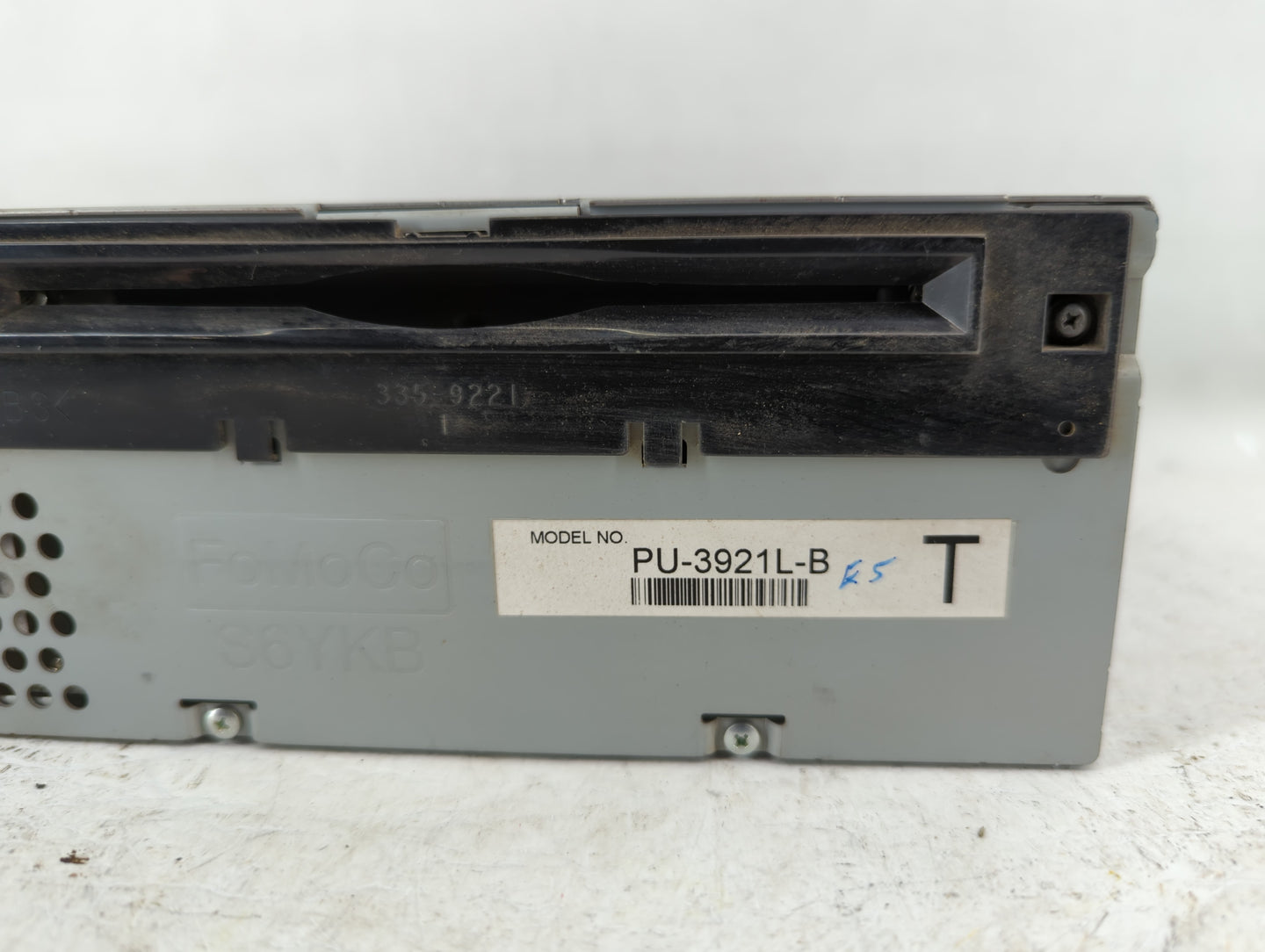 2016-2017 Ford Explorer Am Fm Cd Player Radio Receiver - Oemusedautoparts1.com