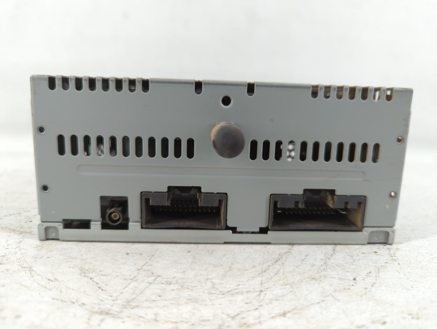 2016-2017 Ford Explorer Am Fm Cd Player Radio Receiver - Oemusedautoparts1.com
