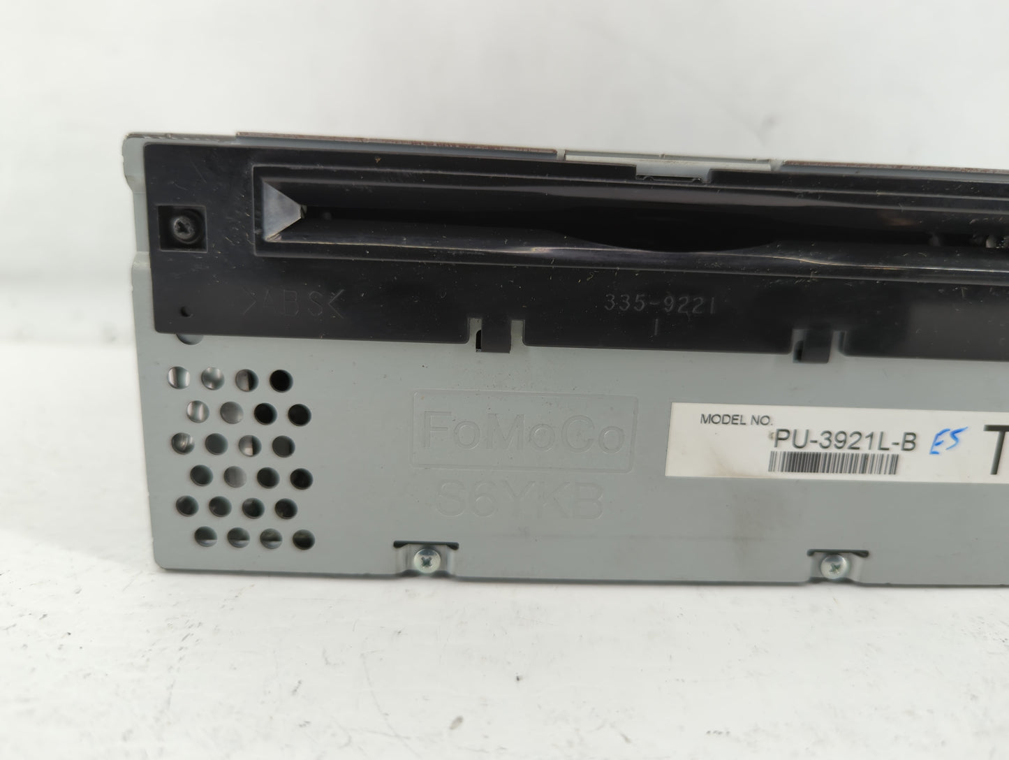 2016-2017 Ford Explorer Radio AM FM Cd Player Receiver Replacement P/N:GB5T-19C107-AG Fits Fits 2016 2017 OEM Used Auto Part