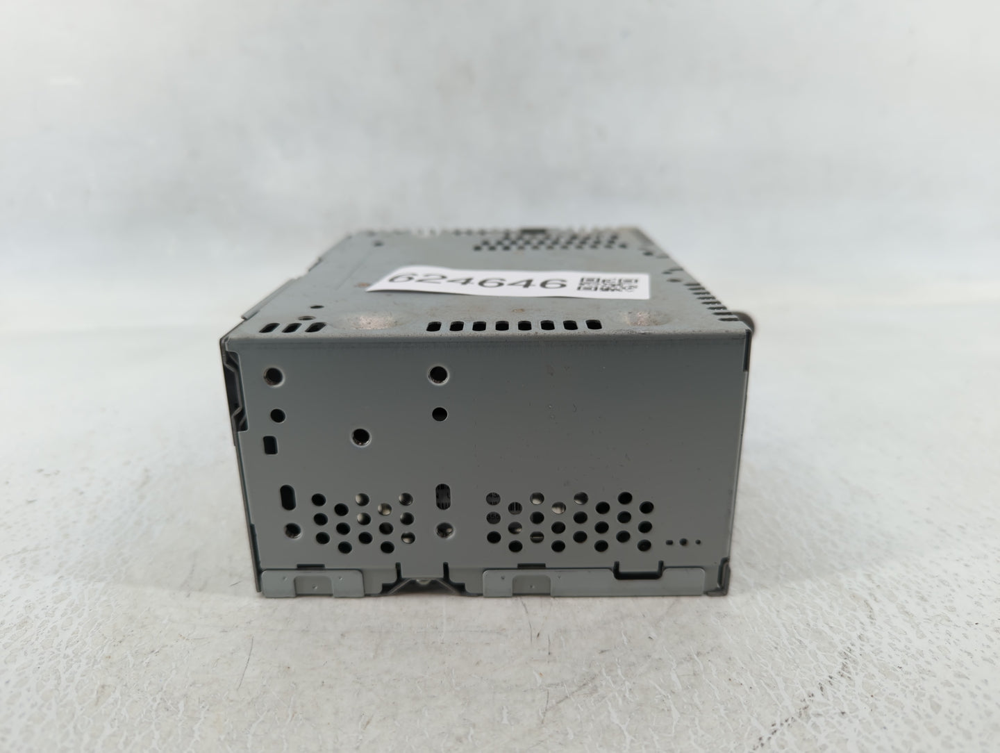 2016-2017 Ford Explorer Am Fm Cd Player Radio Receiver - Oemusedautoparts1.com