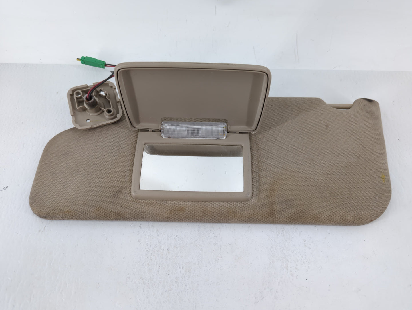 2016 Ford Explorer Sun Visor Shade Replacement Passenger Right Mirror Fits OEM Used Auto Parts - Oemusedautoparts1.com