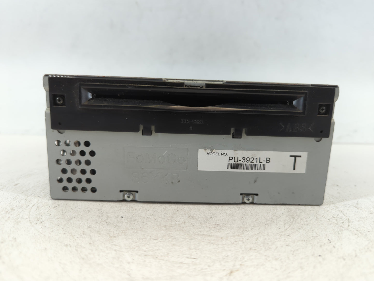 2016-2017 Ford Explorer Am Fm Cd Player Radio Receiver - Oemusedautoparts1.com