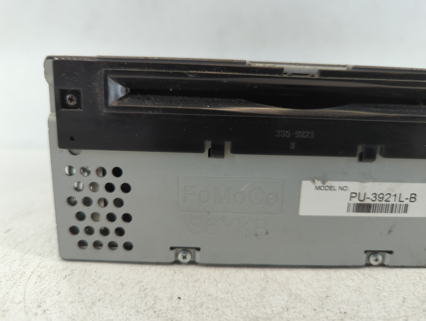 2016-2017 Ford Explorer Am Fm Cd Player Radio Receiver - Oemusedautoparts1.com