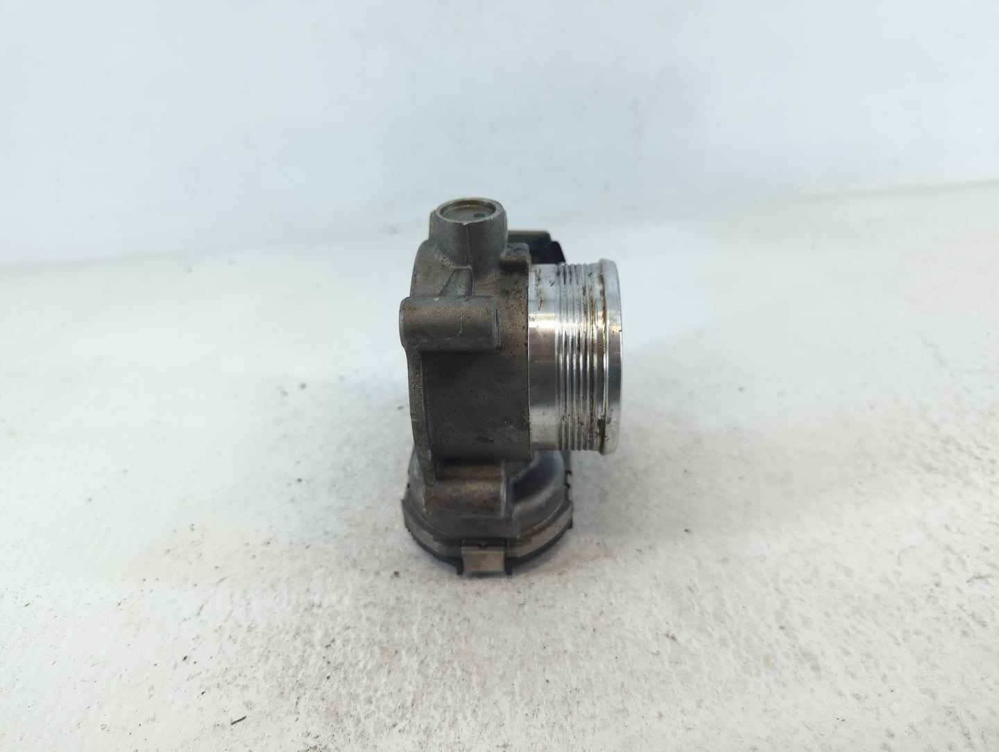 2016-2019 Ford Explorer Throttle Body P/N:DS7E-9F991-BB Fits Fits 2014 2015 2016 2017 2018 2019 2020 2021 2022 OEM Used Auto