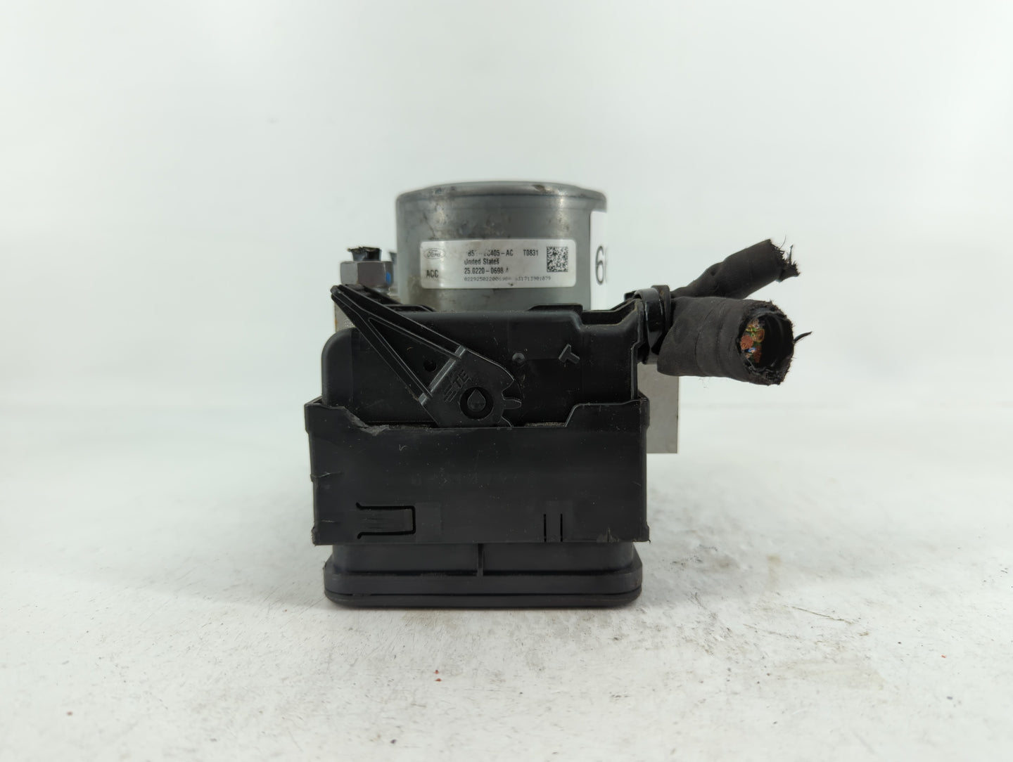 2016 Ford Explorer ABS Pump Control Module Replacement P/N:FB53-2C405-AC Fits OEM Used Auto Parts - Oemusedautoparts1.com