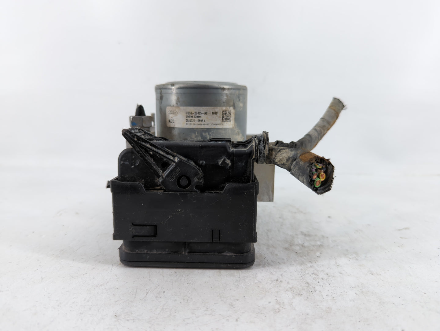 2016 Ford Explorer ABS Pump Control Module Replacement P/N:HB53-2C405-AC Fits OEM Used Auto Parts - Oemusedautoparts1.com