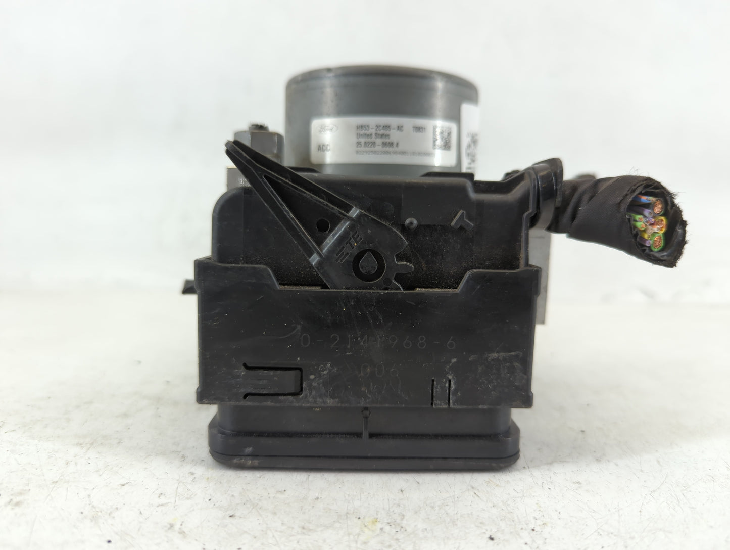 2016 Ford Explorer ABS Pump Control Module Replacement P/N:HB53-2C405-AC Fits OEM Used Auto Parts - Oemusedautoparts1.com