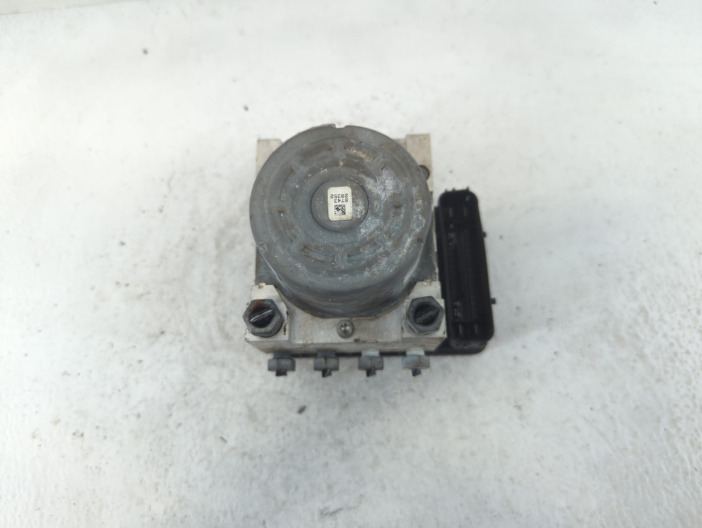 2016 Ford Explorer ABS Pump Control Module Replacement P/N:FB53-2C405-AE Fits OEM Used Auto Parts - Oemusedautoparts1.com