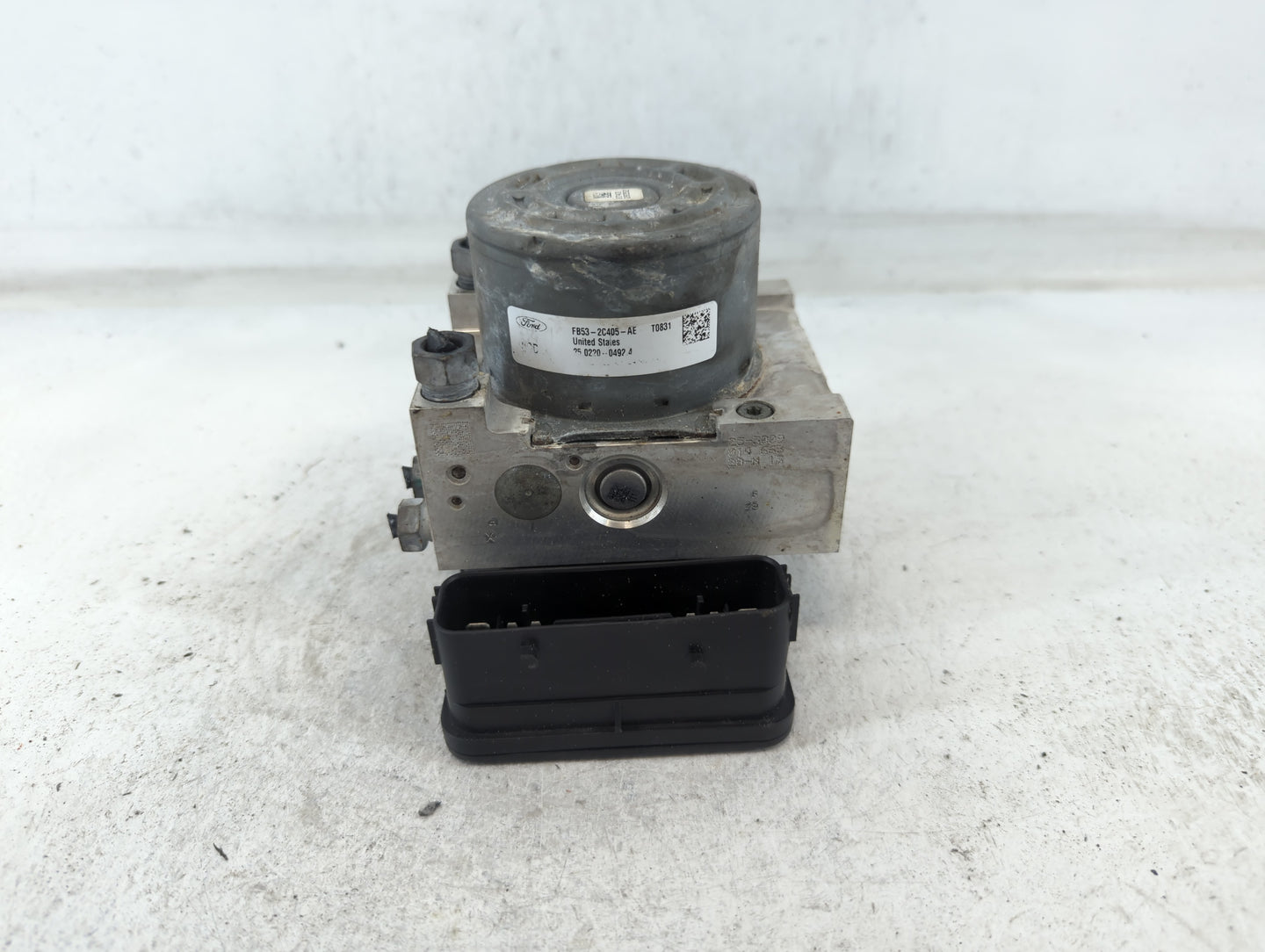 2016 Ford Explorer ABS Pump Control Module Replacement P/N:FB53-2C405-AE Fits OEM Used Auto Parts - Oemusedautoparts1.com
