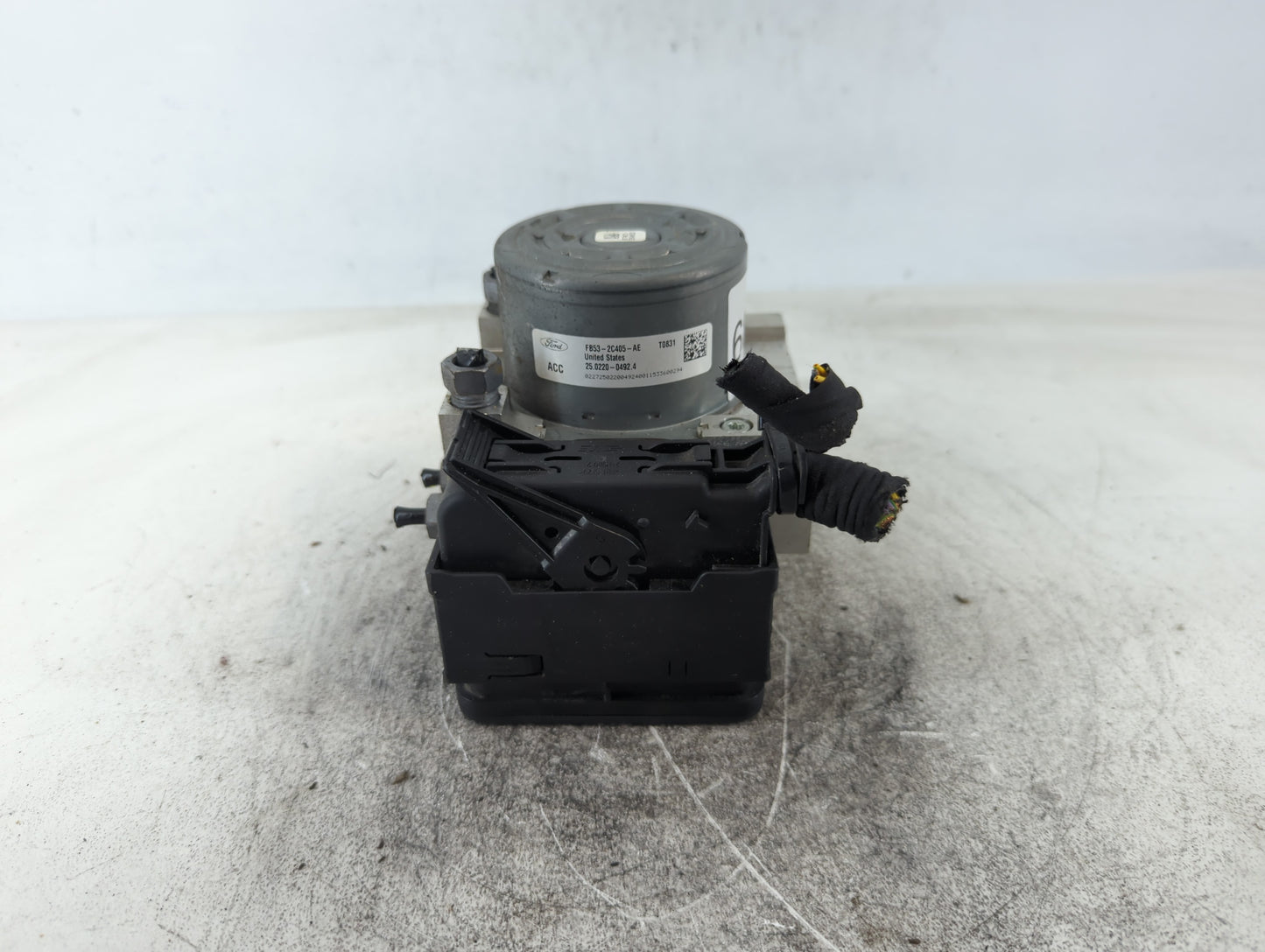 2016 Ford Explorer ABS Pump Control Module Replacement P/N:FB53-2C405-AE Fits OEM Used Auto Parts - Oemusedautoparts1.com