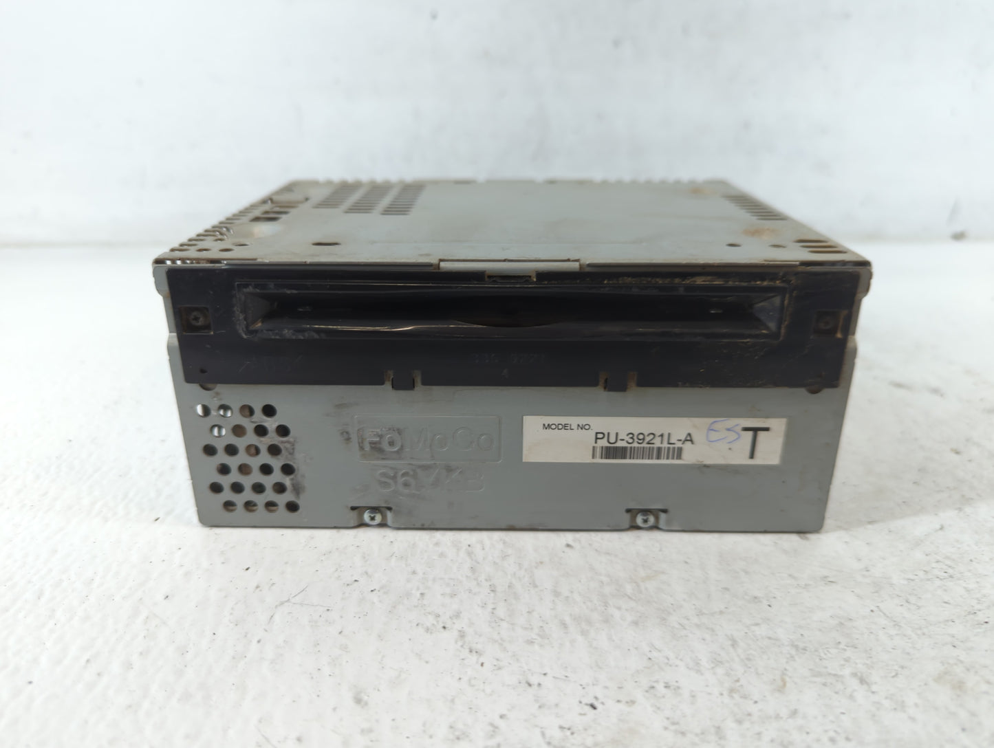 2016-2017 Ford Explorer Radio AM FM Cd Player Receiver Replacement P/N:GB5T-19C107-AF Fits Fits 2016 2017 OEM Used Auto Part