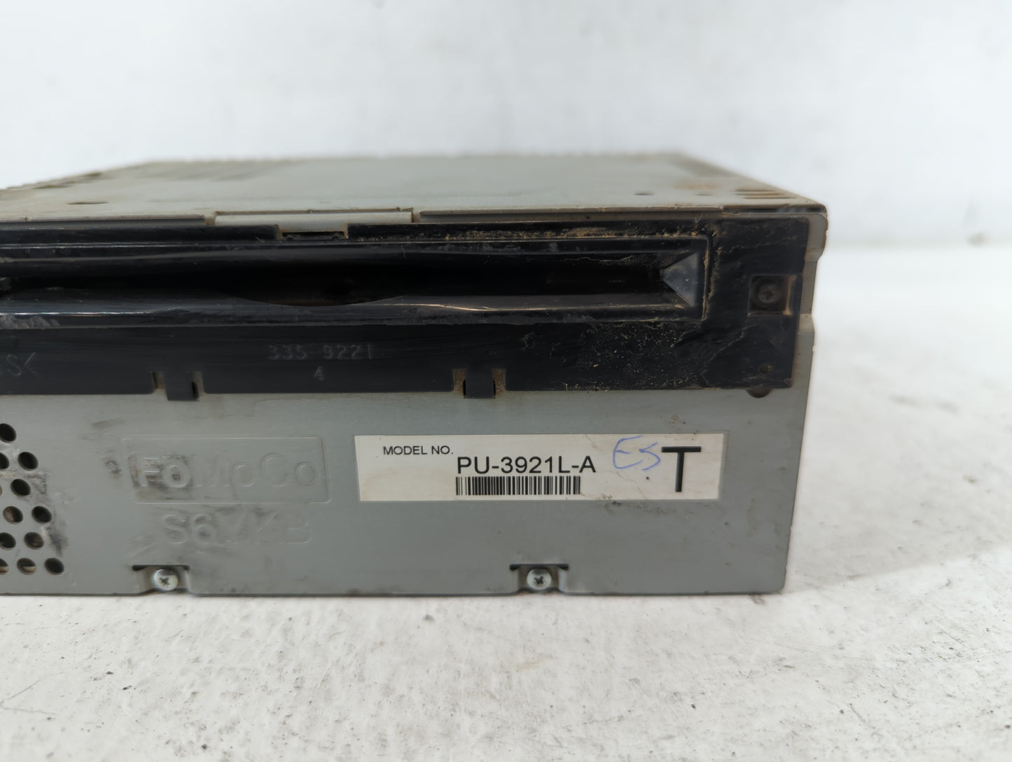 2016-2017 Ford Explorer Radio AM FM Cd Player Receiver Replacement P/N:GB5T-19C107-AF Fits Fits 2016 2017 OEM Used Auto Part