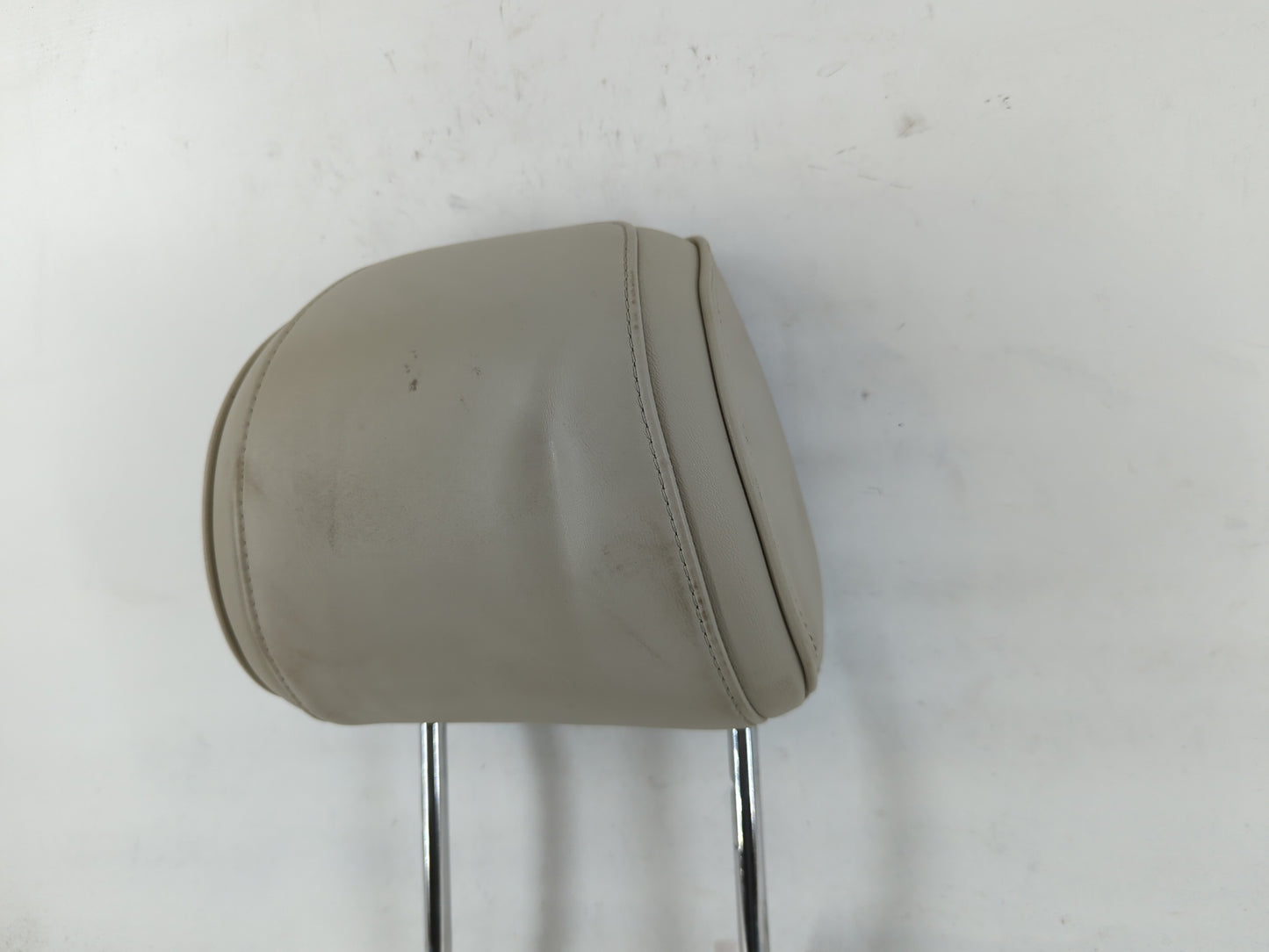 2016-2017 Ford Explorer Headrest Head Rest Front Driver Passenger Seat Fits Fits 2016 2017 OEM Used Auto Parts - Oemusedauto