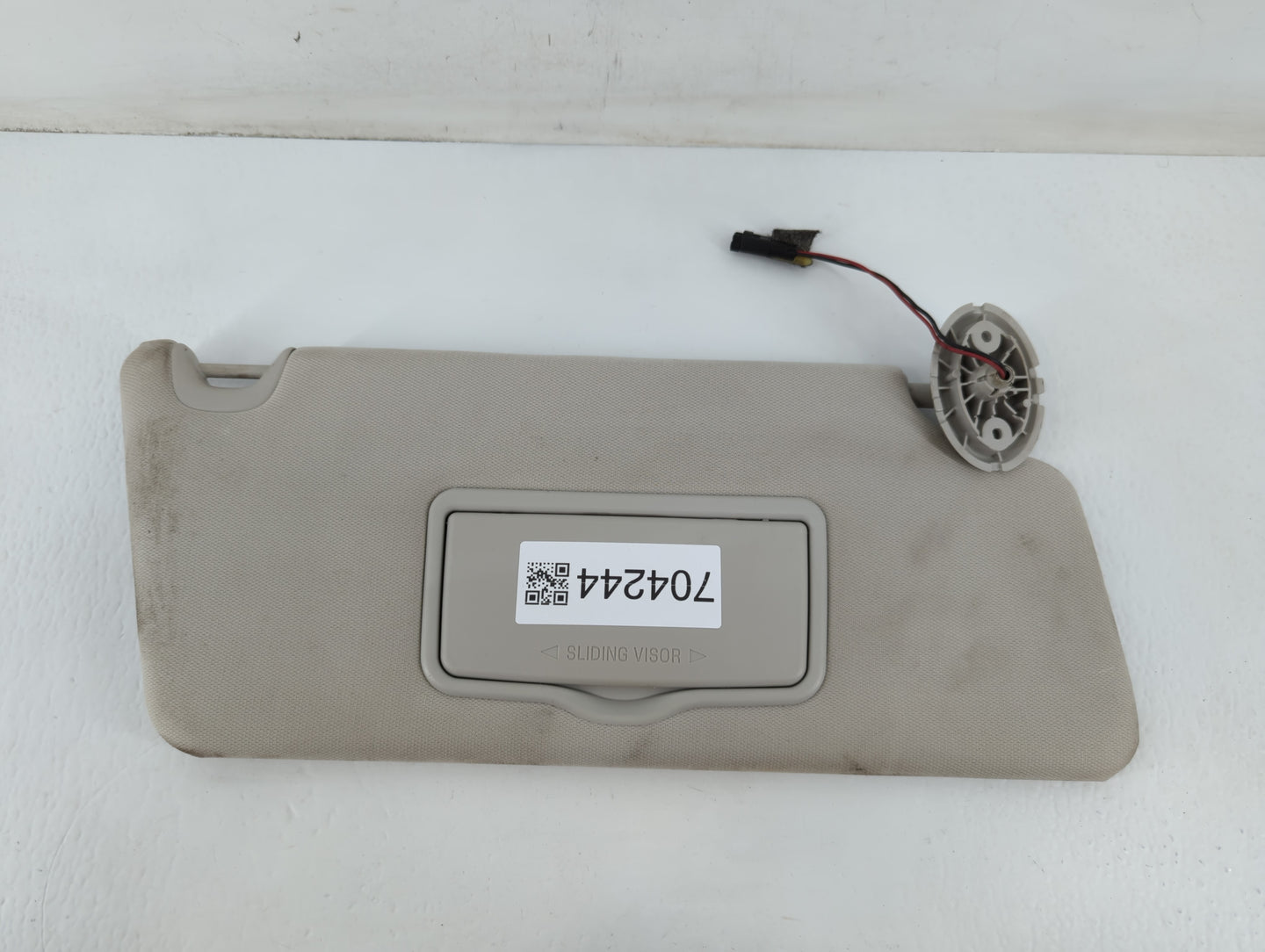 2016 Ford Explorer Sun Visor Shade Replacement Passenger Right Mirror Fits OEM Used Auto Parts - Oemusedautoparts1.com