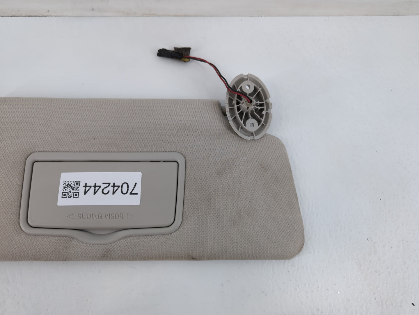 2016 Ford Explorer Sun Visor Shade Replacement Passenger Right Mirror Fits OEM Used Auto Parts - Oemusedautoparts1.com