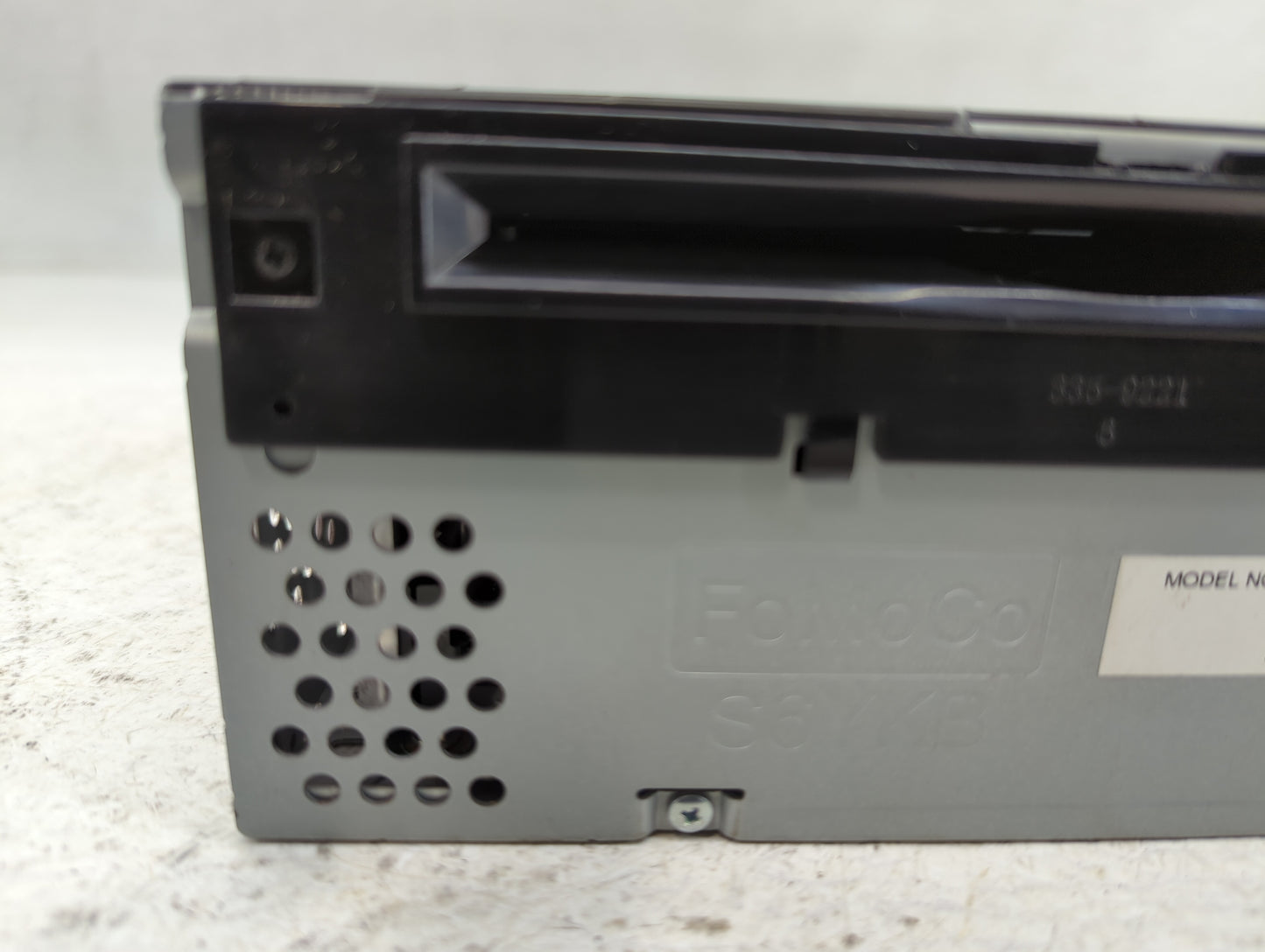 2016-2017 Ford Explorer Am Fm Cd Player Radio Receiver - Oemusedautoparts1.com