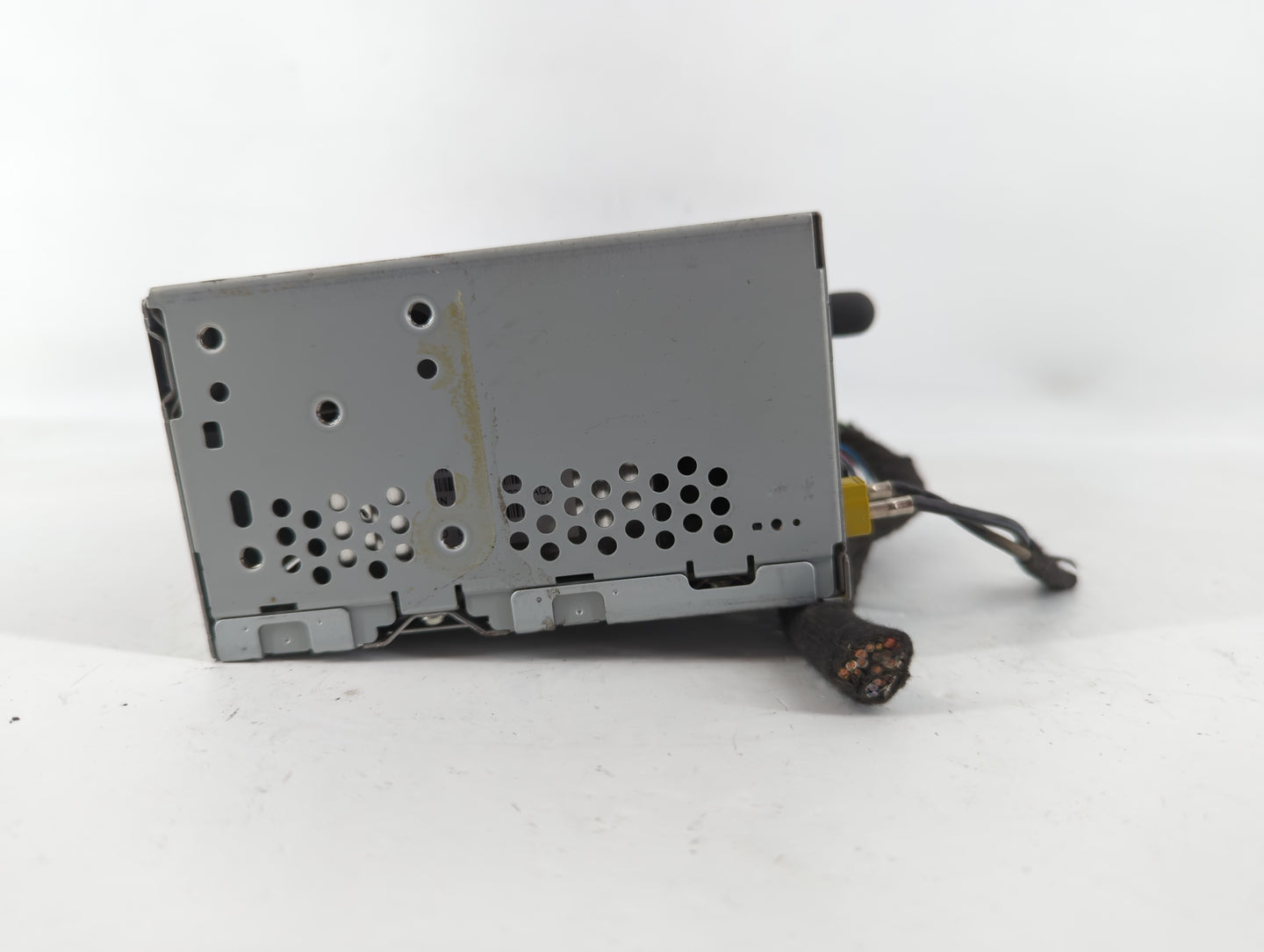 2016-2016 Ford Explorer Am Fm Cd Player Radio Receiver - Oemusedautoparts1.com