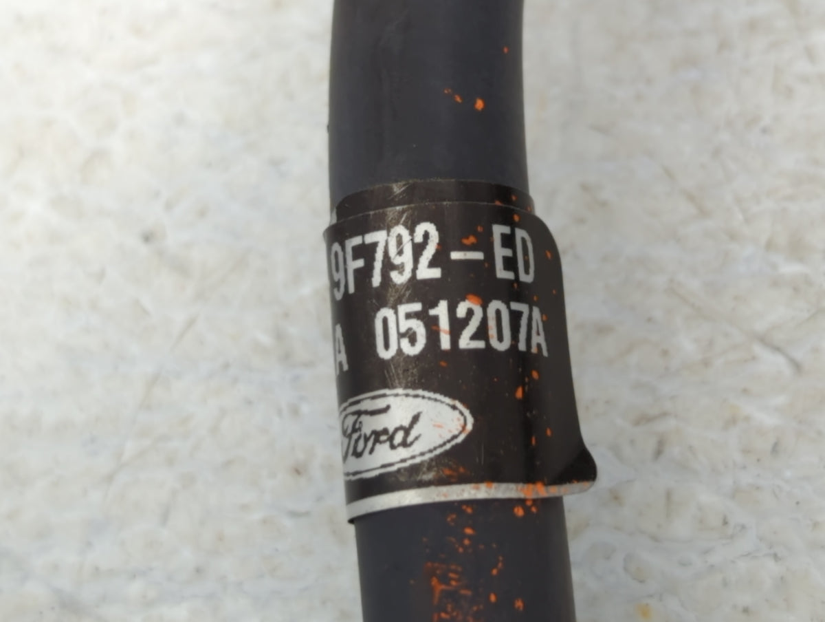 2016 Ford Explorer Fuel Injectors P/N:A 051207A 9F792-ED Fits OEM Used Auto Parts - Oemusedautoparts1.com