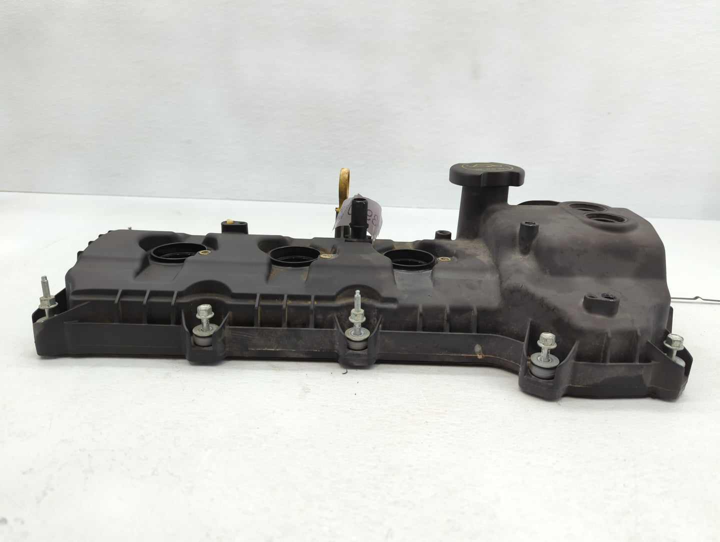 2016 Ford Explorer Driver Left Cylinder Head Valve Cover Fits OEM Used Auto Parts - Oemusedautoparts1.com
