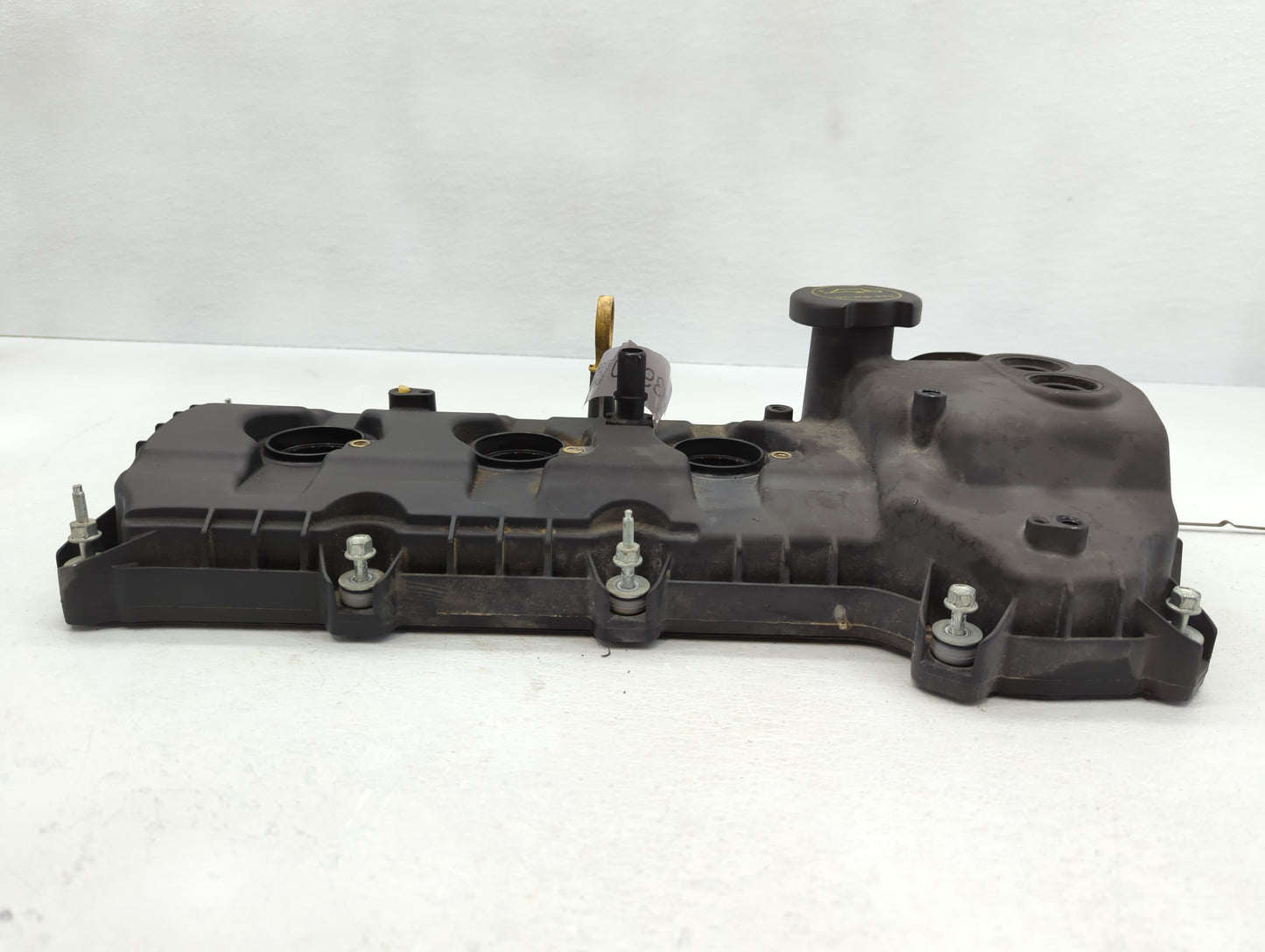 2016 Ford Explorer Driver Left Cylinder Head Valve Cover Fits OEM Used Auto Parts - Oemusedautoparts1.com