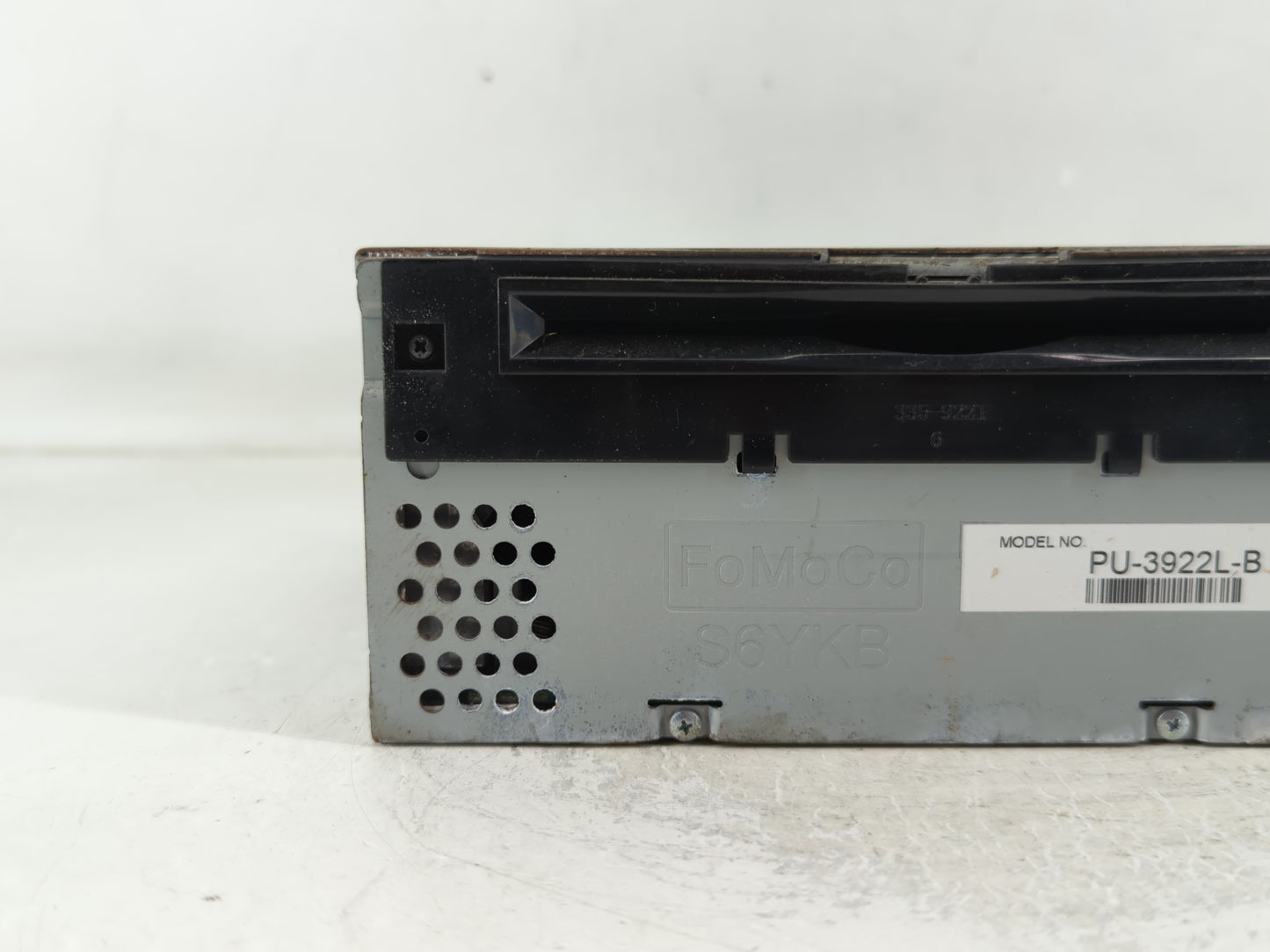2016-2017 Ford Explorer Radio AM FM Cd Player Receiver Replacement P/N:GB5T-19C107-BG Fits Fits 2016 2017 OEM Used Auto Part