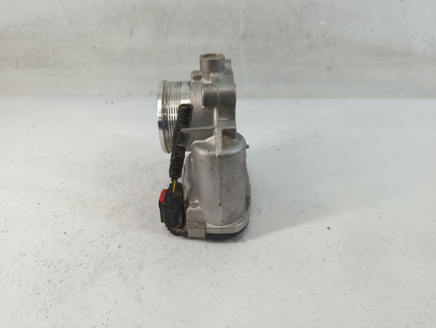 2016-2019 Ford Explorer Throttle Body P/N:DS7E-9F991-BB Fits Fits 2014 2015 2016 2017 2018 2019 2020 2021 2022 OEM Used Auto