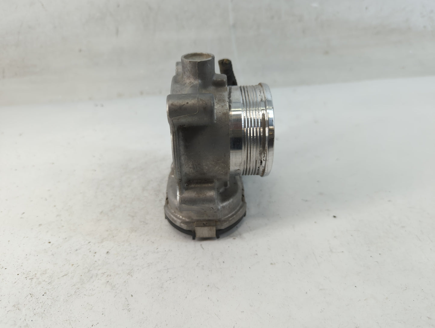 2016-2019 Ford Explorer Throttle Body P/N:DS7E-9F991-BB Fits Fits 2014 2015 2016 2017 2018 2019 2020 2021 2022 OEM Used Auto