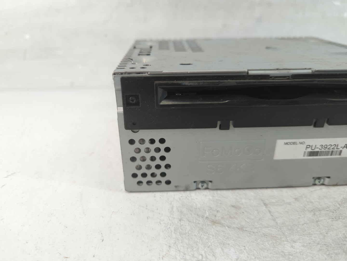 2016-2017 Ford Explorer Radio AM FM Cd Player Receiver Replacement P/N:GB5T-19C107-BF Fits Fits 2016 2017 OEM Used Auto Part