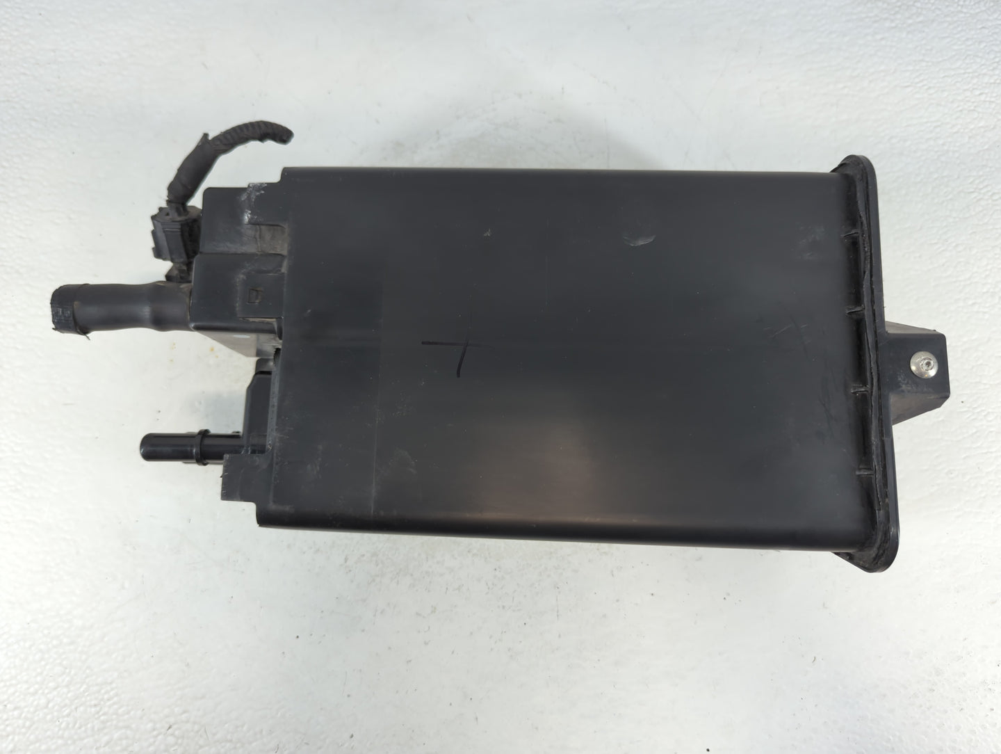 2016 Ford Explorer Fuel Vapor Charcoal Canister 915911 - Oemusedautoparts1.com