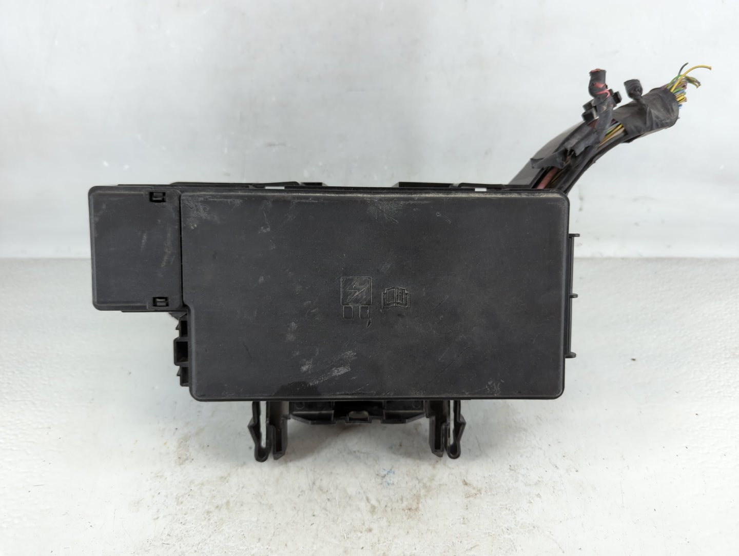2016 Ford Explorer Fusebox Fuse Box Panel Relay Module P/N:FU5T-14A003-GB Fits OEM Used Auto Parts - Oemusedautoparts1.com