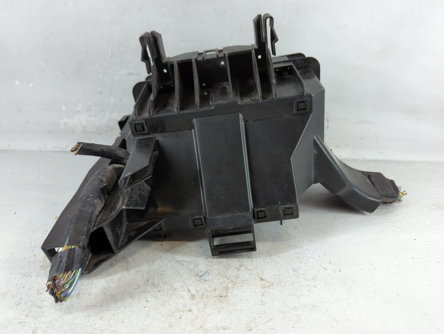 2016 Ford Explorer Fusebox Fuse Box Panel Relay Module P/N:FU5T-14A003-GB Fits OEM Used Auto Parts - Oemusedautoparts1.com