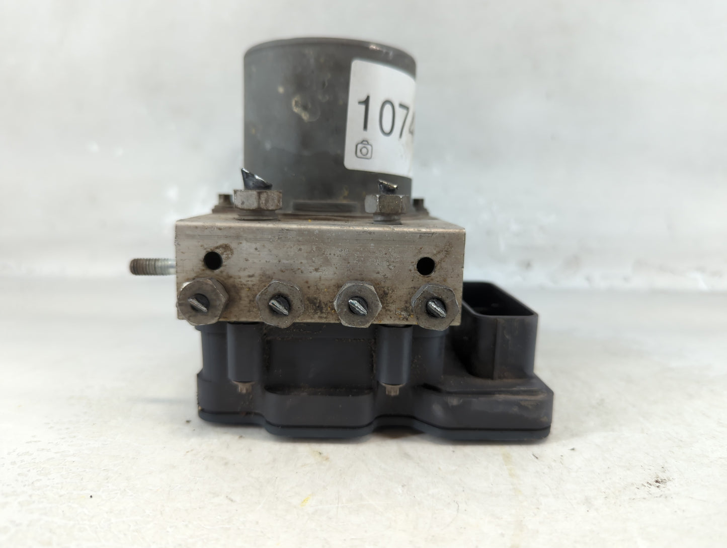 2016 Ford F-150 ABS Pump Control Module Replacement P/N:GL34-2C405-AE Fits OEM Used Auto Parts - Oemusedautoparts1.com