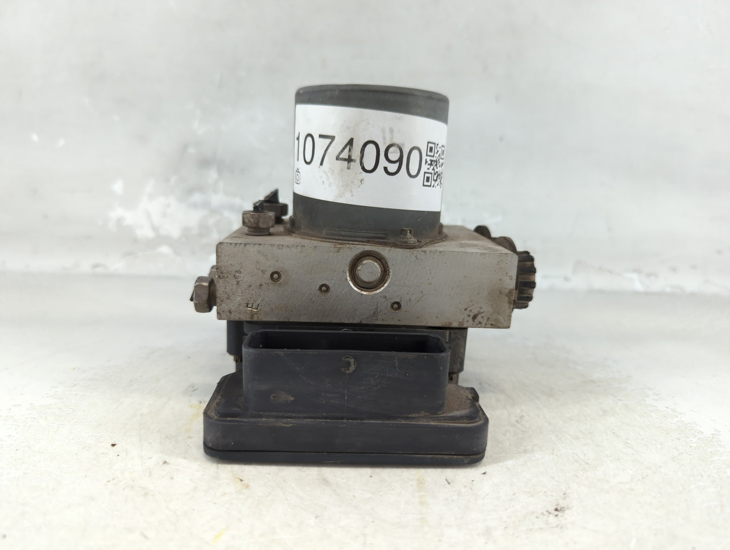 2016 Ford F-150 ABS Pump Control Module Replacement P/N:GL34-2C405-AE Fits OEM Used Auto Parts - Oemusedautoparts1.com