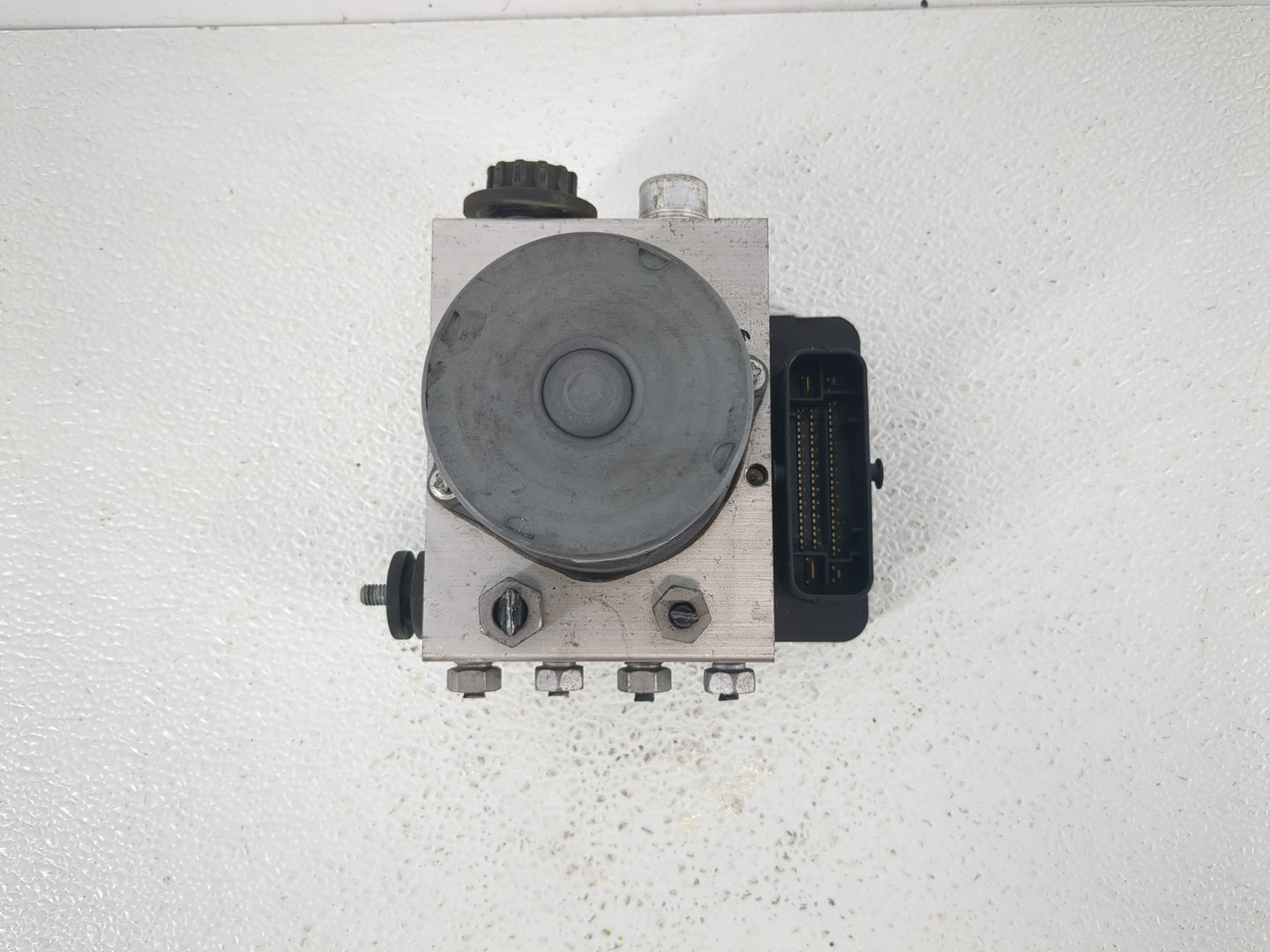 2016 Ford F-150 ABS Pump Control Module Replacement P/N:GL34 2C405 AF Fits OEM Used Auto Parts - Oemusedautoparts1.com