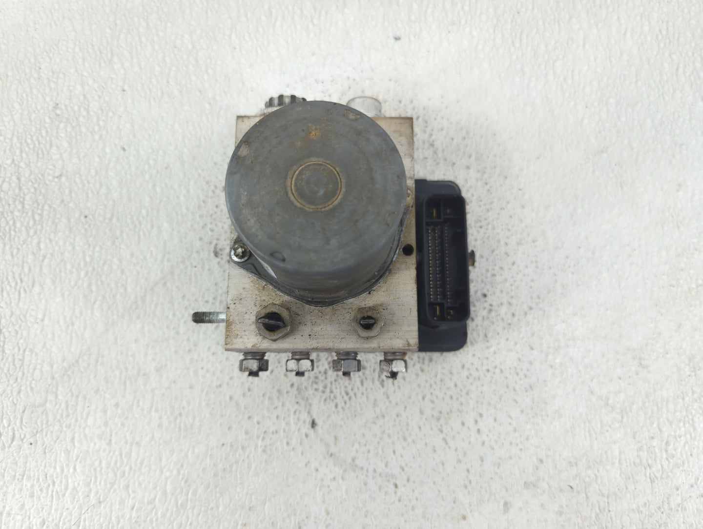 2016 Ford F-150 ABS Pump Control Module Replacement P/N:GL34-2C405-AE Fits OEM Used Auto Parts - Oemusedautoparts1.com